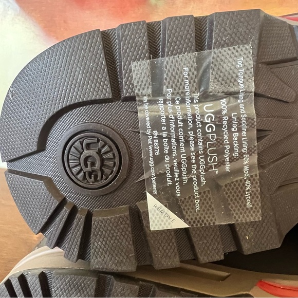 UGG Waterproof Hiking Boots – Shearling Lined Vibram Sole – Women’s 7 - Picture 5 of 6